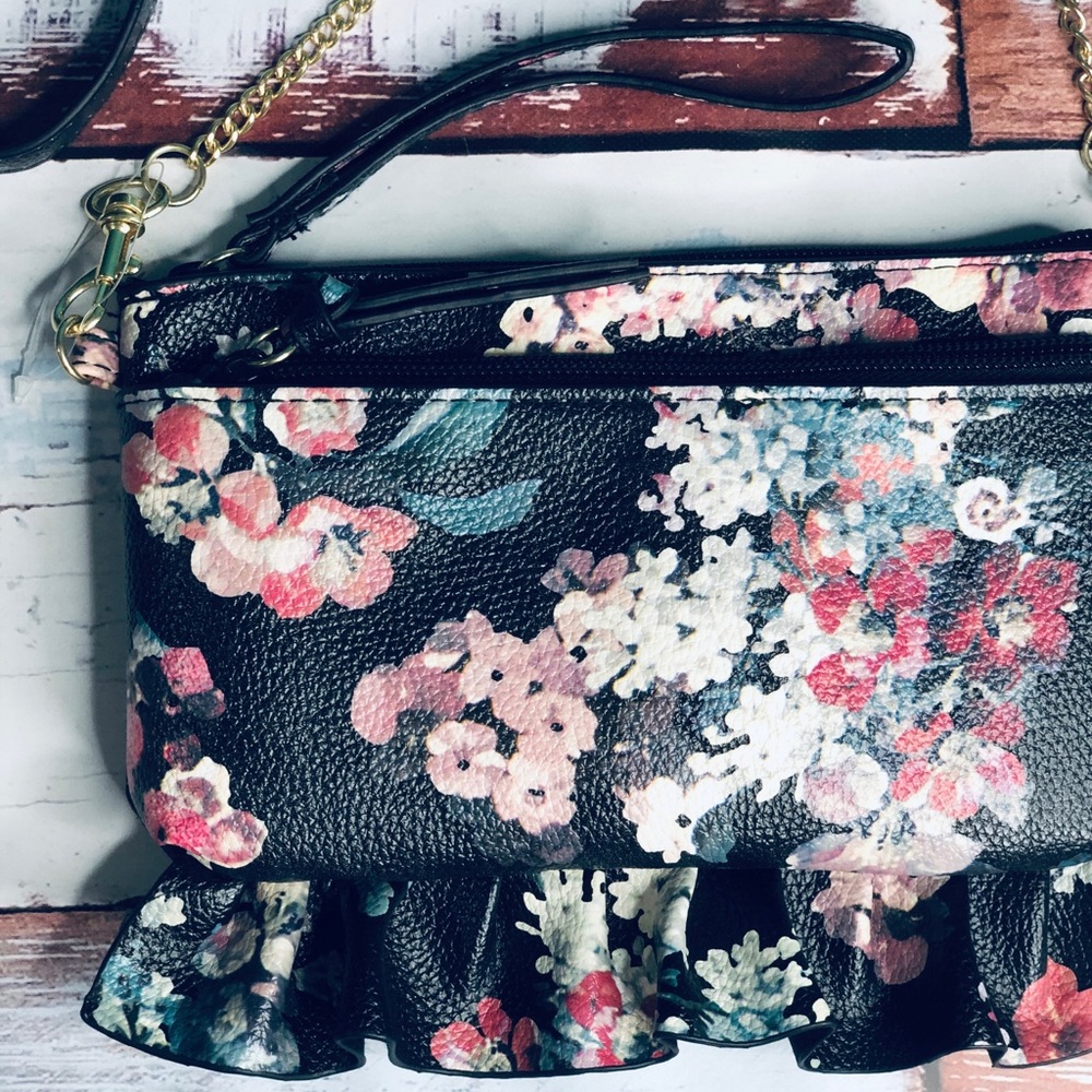 NWT Arizona Ruffle Clutch Satchel Purse - Picture 5 of 9